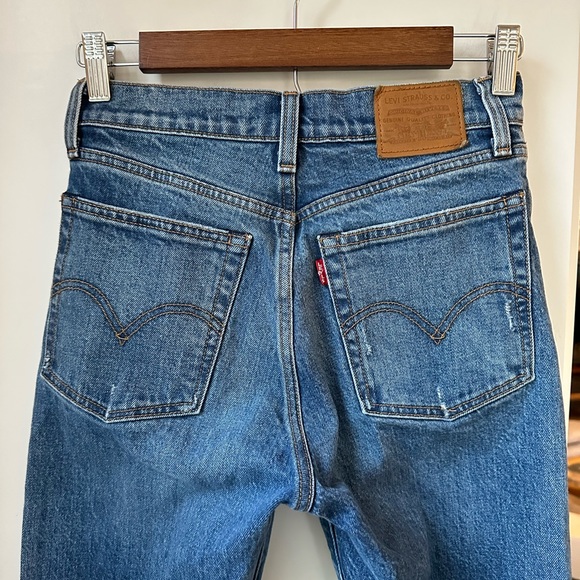 Levi's Premium Wedgie Straight Rigid Jeans, size 26 - Picture 5 of 8